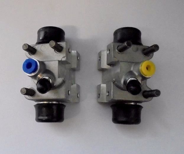 REAR BRAKE WHEEL CYLINDERS x2 (Daimler Empress, Sportsman & Regency) (1954- 55 Only) 
