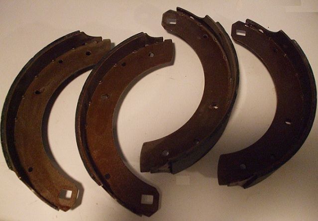 REAR BRAKE SHOES SET (Austin A95 A105 Westminster) (1956- 59)  