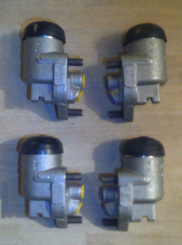 FRONT BRAKE WHEEL CYLINDERS x4 (Austin Healey 100/6 BN4) (Steel Wheels) (1956- 58)