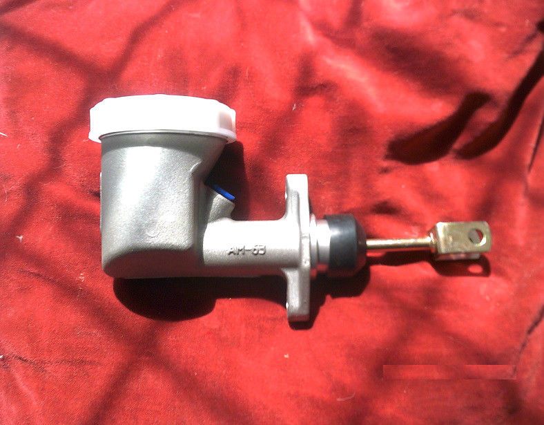 BRAKE MASTER CYLINDER (Triumph TR4a) (1965- 67)
