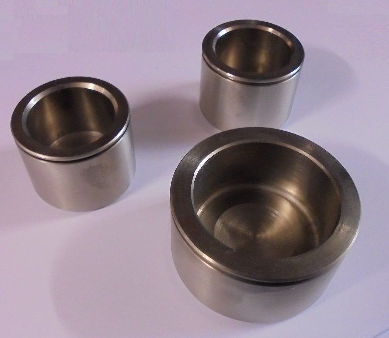 FRONT BRAKE CALIPER PISTONS x3 (Aston Martin DBS V8 Vantage Volante) (1969- 89)