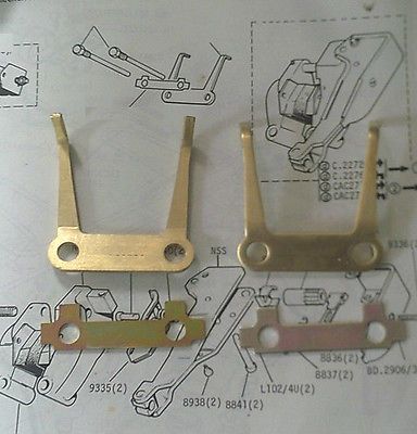 REAR HANDBRAKE PAD FITTING FORKS SPRINGS (Jaguar MkX 420/420G) (1961- 70) 