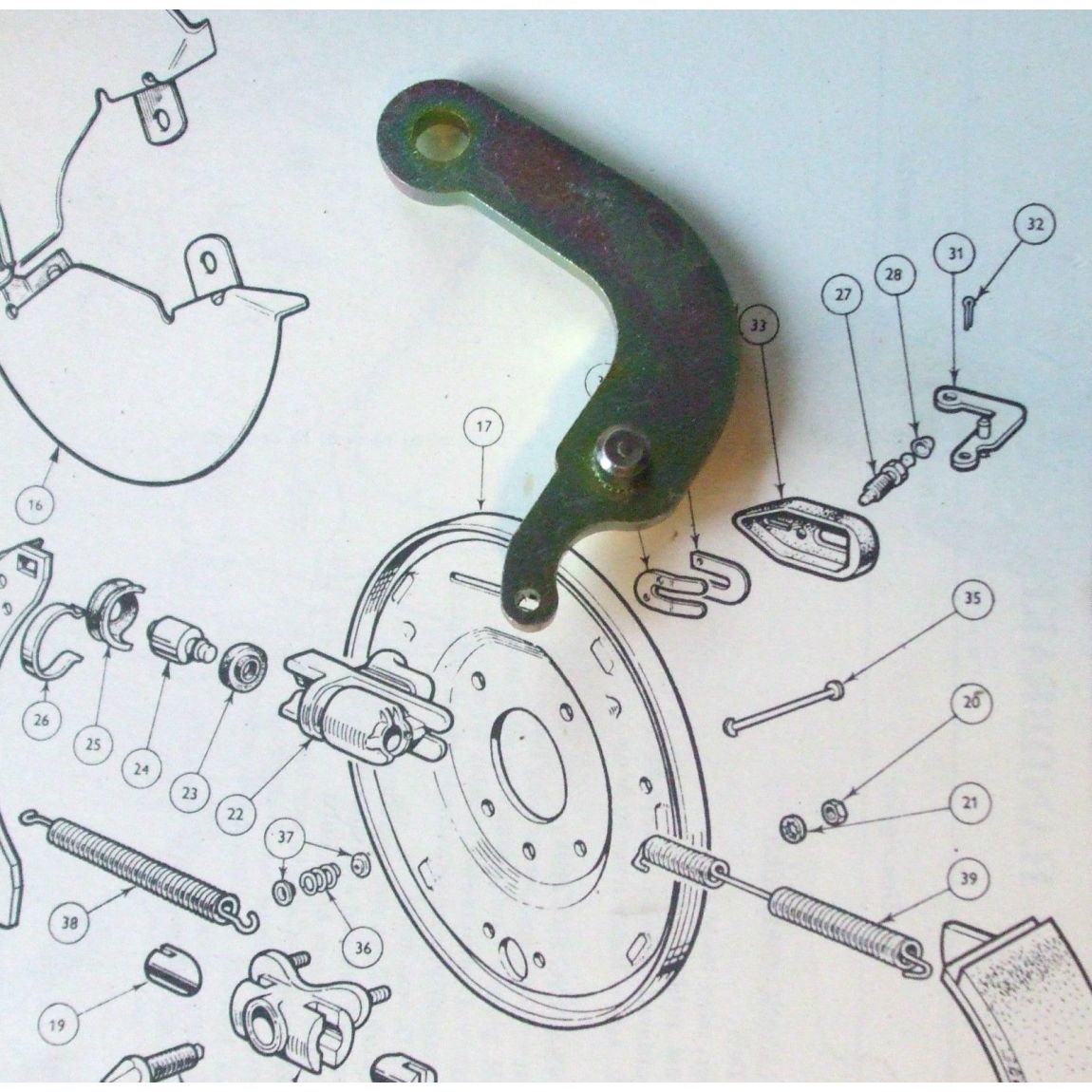 REAR HANDBRAKE OPERATING LEVER x1 (Triumph Spitfire & GT6)  (1962-80) 