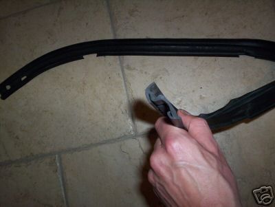 WINDSCREEN FRAME RUBBER BASE SEAL (Triumph Spitfire & GT6) (** 1962- 70 Only **) 
