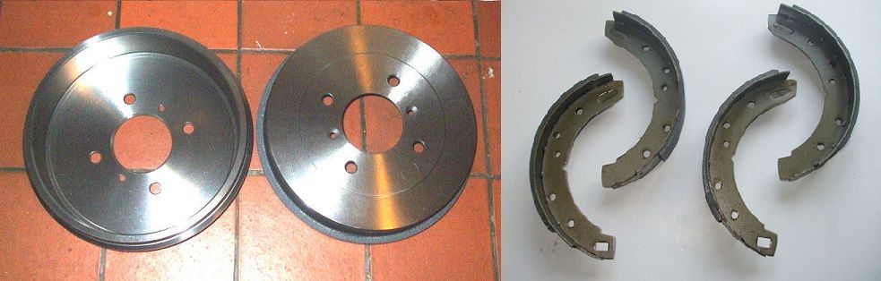 REAR BRAKE DRUMS & SHOES x2 (Triumph TR3 TR4)  (** See Chassis Numbers **)