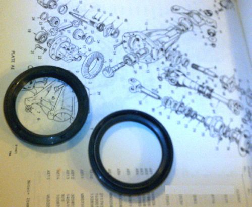 DIFFERENTIAL SIDE OUTPUT HALFSHAFT AXLE OIL SEALS x2 (Triumph 2000 & 2500 Saloon) (1963- 77)