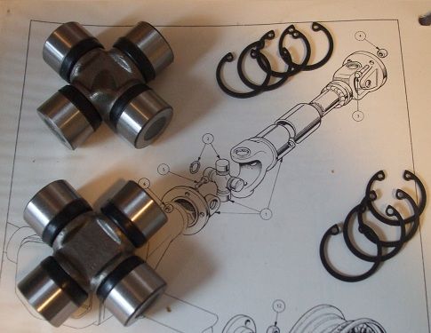 UNIVERSAL JOINTS x2 (Triumph Renown) (1949- 54) 