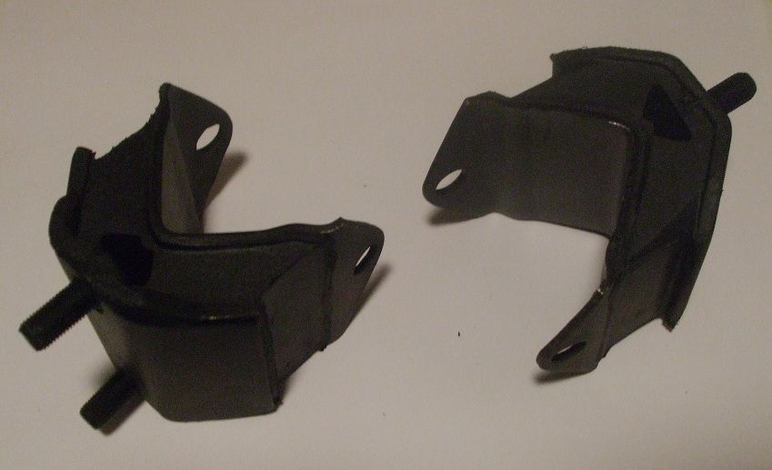 FRONT SUBFRAME (V MOUNTS) x2 (Daimler V8 250 Saloon) (1962- 69) 